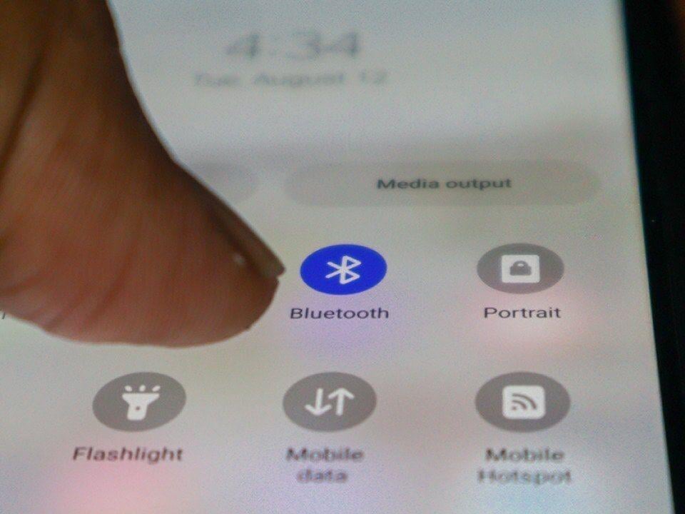 7 hidden ways your phone tracks you without permission